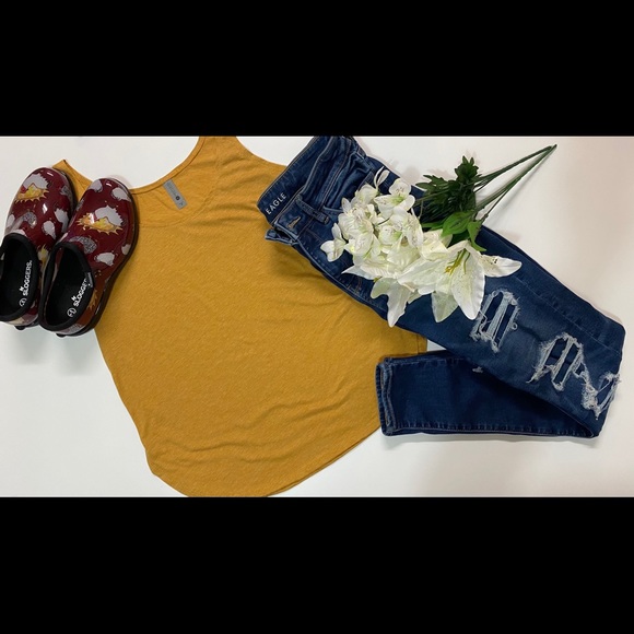 Mary Poppin Bottles Tee - Picture 9 of 10